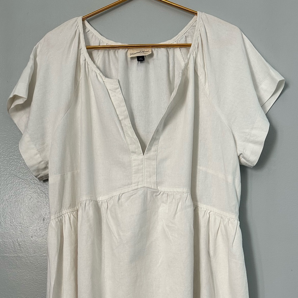 Univeral Thread White V-Neck Short Sleeve Dress With Pockets